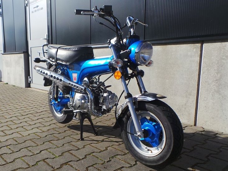 VERKAUFT Zhenhua DX 50 (Dax type), blue, 50cc