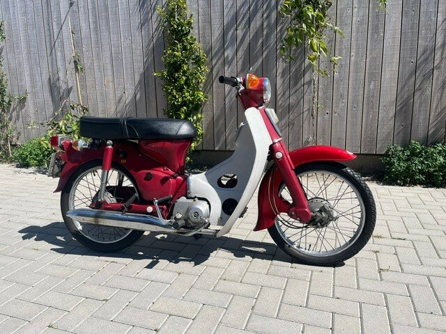 Honda C70 OT, rot, 21348 meilen