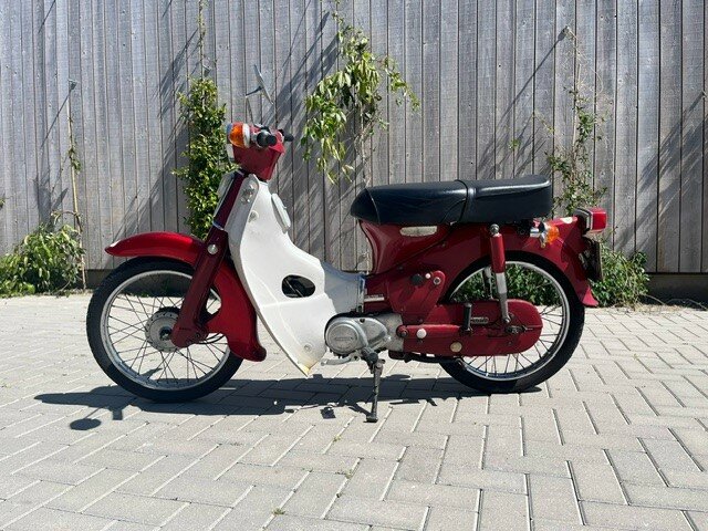 Honda C70 OT, rot, 21348 meilen