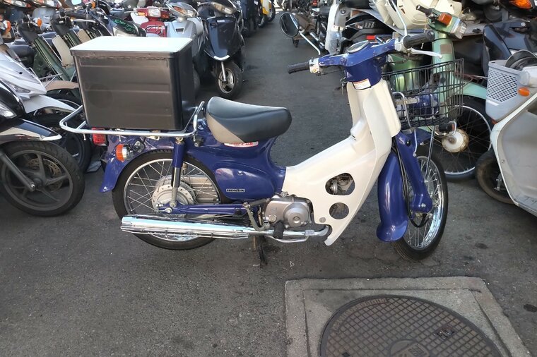 ERWARTET: Honda C50 Press Cub Japonais, Bleu, 17308 km