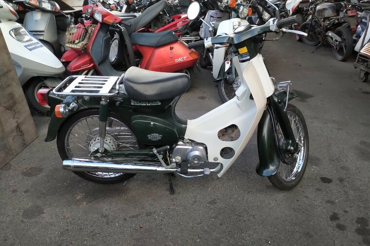 ERWARTET: Honda C50 NT, Japanisch, Gr&uuml;n, 7558 km