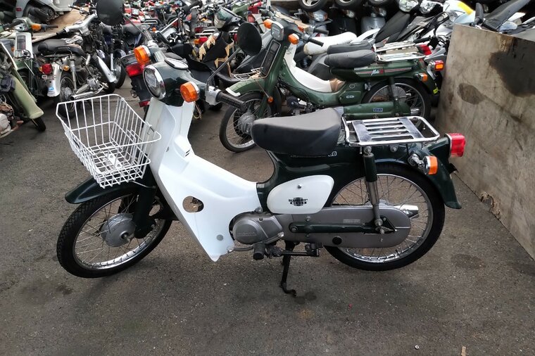 ERWARTET: Honda C50 NT, Japanisch, Gr&uuml;n, 4945 km