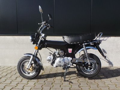 VERKAUFT Zhenhua DX 50 (Dax type), ZWART, 50cc bromfiets